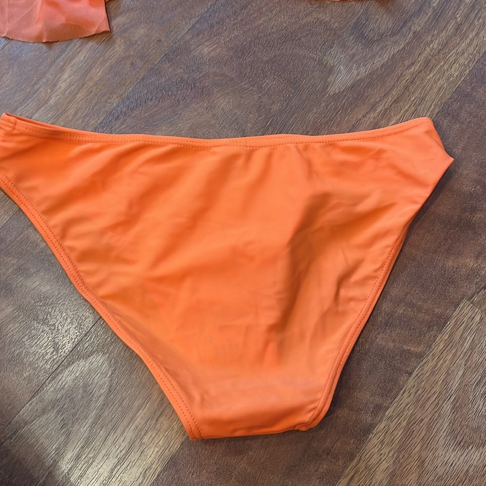 New Viilop two piece, beautiful orange swimsuit - Picture 10 of 16